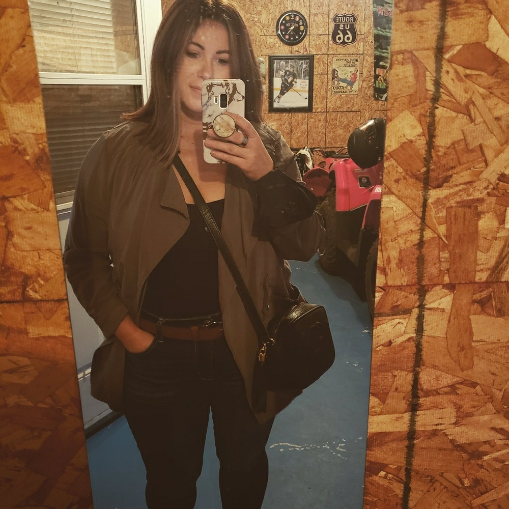 Meet your Posher, Jade